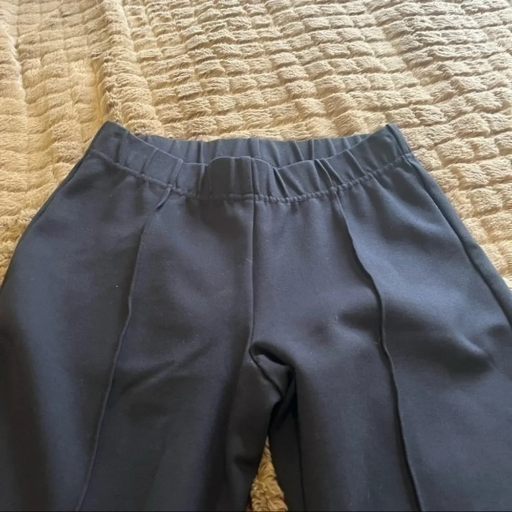Lilly Pulitzer Size S Black Pull On Stretch Slim Straight Leg Pants